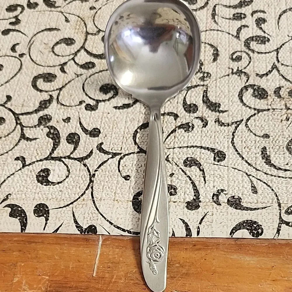 Oneida Roseanne Ladle